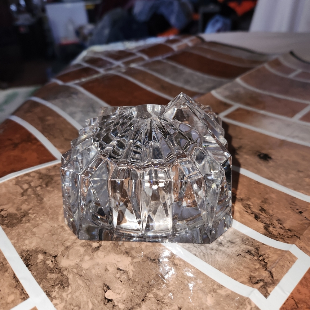 Elegant Lead Crystal Ashtray, Trinket Holder - Picture 4 of 5